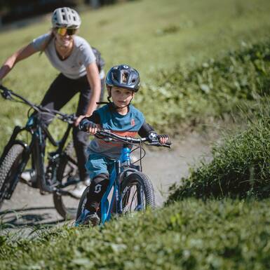 Learn to Ride Park in Saalbach | © Mia Maria Knoll Kind im Learn to Ride Park in Saalbach | © Mia Maria Knoll