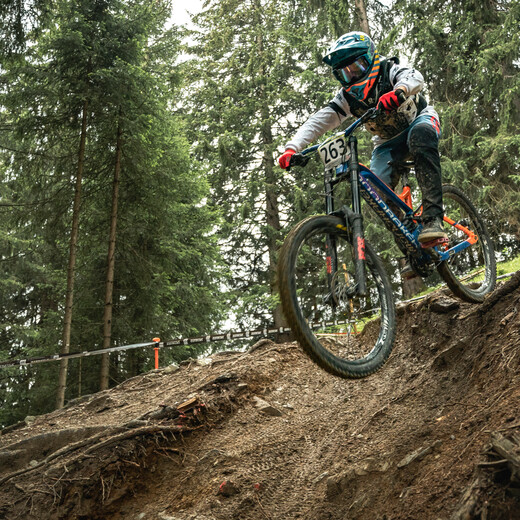 Downhill biker in Saalbach Hinterglemm | © Klaus Listl