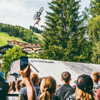 Masters of Dirt Big Air Show at GlemmRide Bike Festival Saalbach | © Syo van Vliet