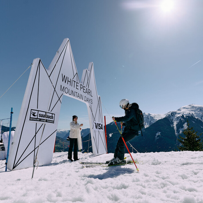 White Pearl Mountain Days | © Márk Oláh