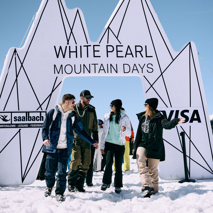 White Pearl Mountain Days | © Márk Oláh