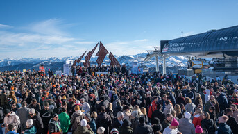 Rave on Snow