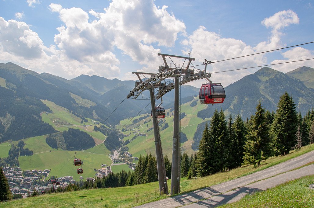 D1 Reiterkogelbahn Infrastruktur in Saalbach Hinterglemm