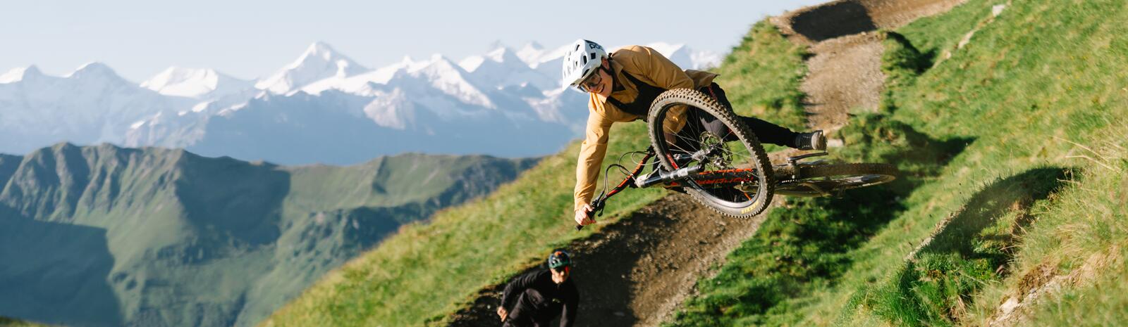 Mountainbiker auf einem Biketrail am Schattberg in Saalbach | © Moritz Ablinger