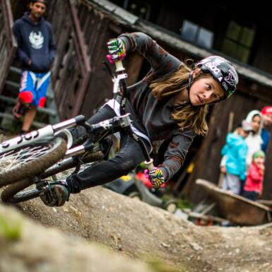 Pumptrack in Saalbach Hinterglemm Mountainbiker am Pumptrack in Saalbach