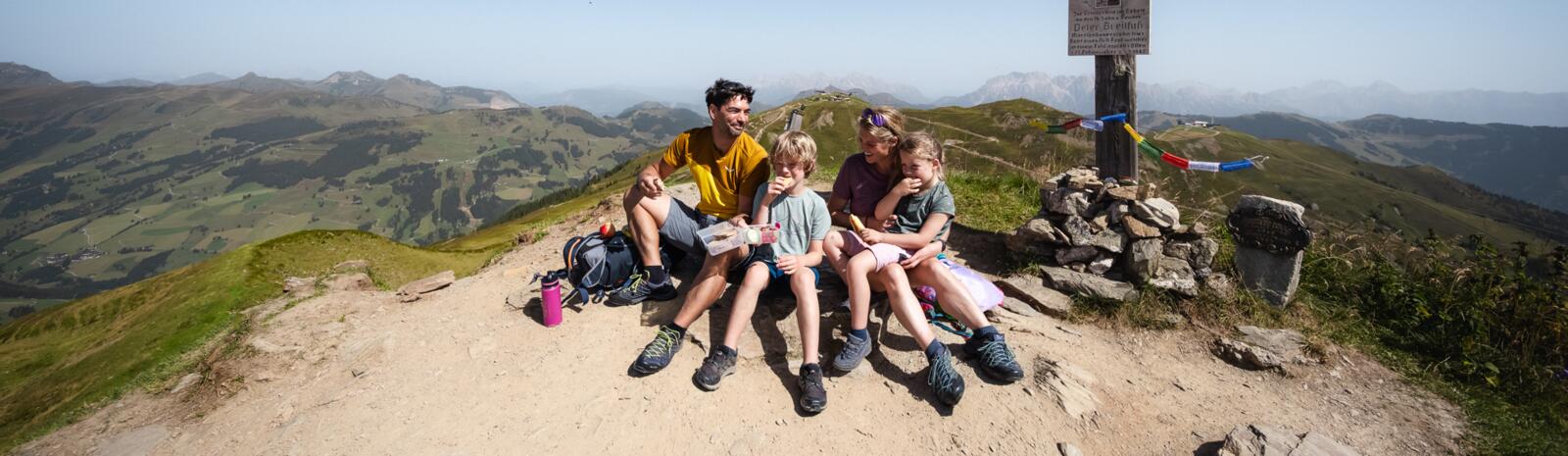 Wandern mit der Familie in Saalbach Hinterglemm | © Klaus Listl