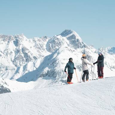 Skicircus Saalbach Hinterglemm Leogang Fieberbrunn | © Christoph Johann Skifahrer in winterlicher Landschaft in Saalbach | © Christoph Johann