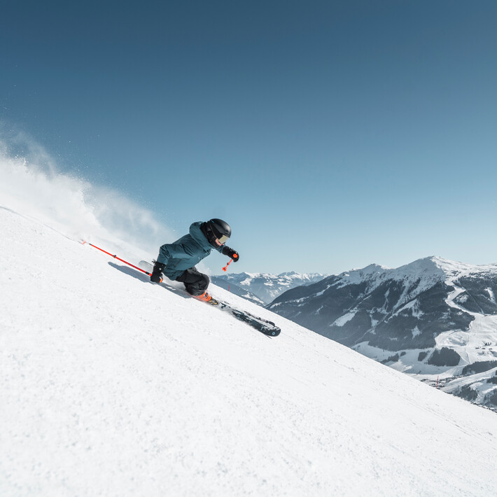 Skicircus Saalbach Hinterglemm Leogang Fieberbrunn | © Christoph Johann Skifahrer auf den Skipisten im Skicircus Saalbach Hinterglemm Leogang Fieberbrunn | © Christoph Johann