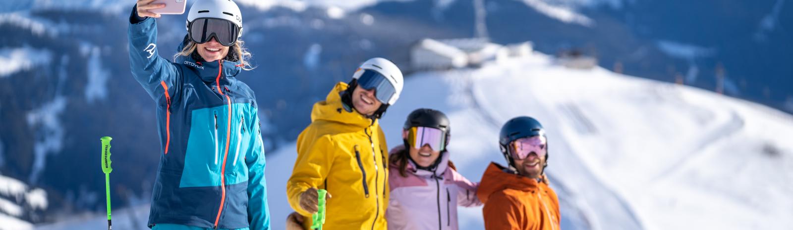 Skifahren in Saalbach Hinterglemm | © Lukas Pilz