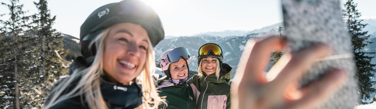 Skifahren in Saalbach Hinterglemm  | © Christoph Johann