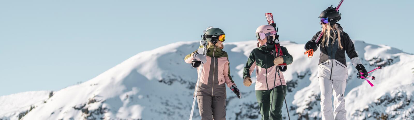 Skiers on the slopes in Saalbach Hinterglemm | © Christoph Johann