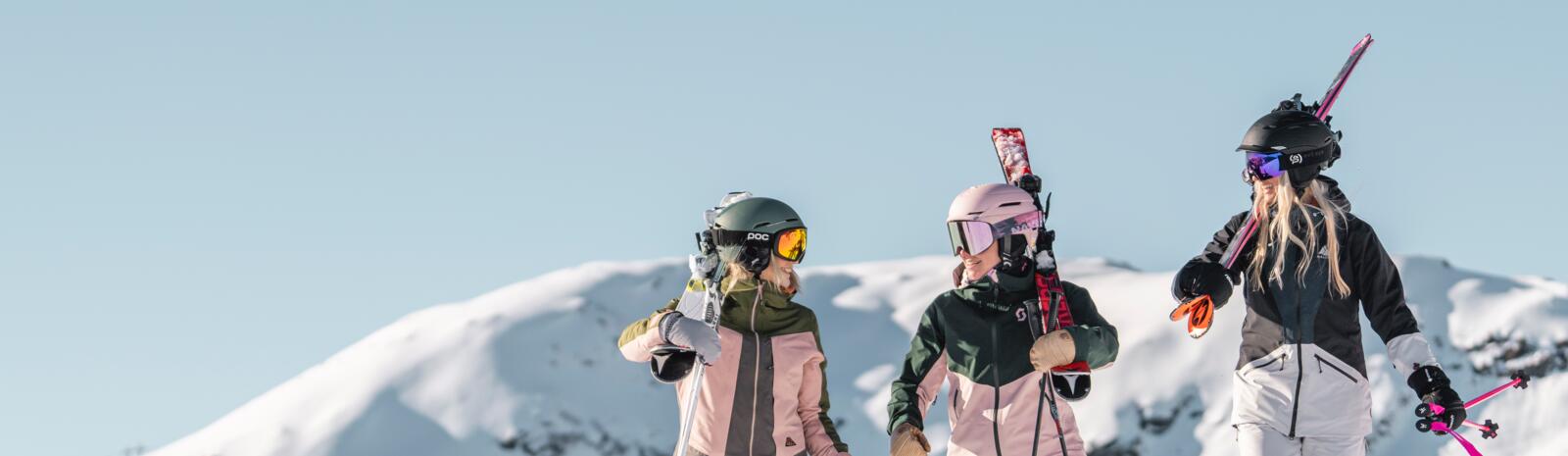 Skiers on the slopes in Saalbach Hinterglemm | © Christoph Johann