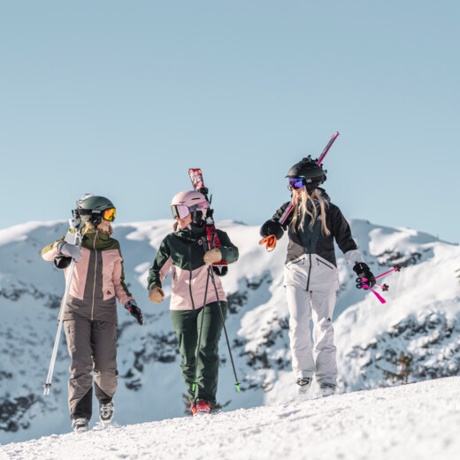 Skifahrer auf den Pisten in Saalbach Hinterglemm | © Christoph Johann