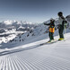 Skiing in the Skicircus Saalbach Hinterglemm Leogang Fieberbrunn | © Mirja Geh Skifahrer vor der Abfahrt in Saalbach | © Mirja Geh