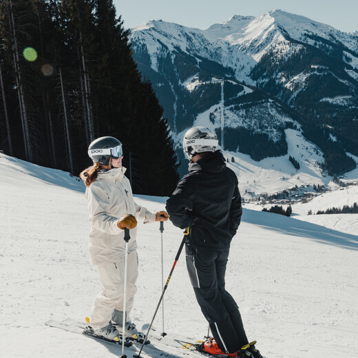Sonnenskilauf in Saalbach Hinterglemm | © Markus Landauer