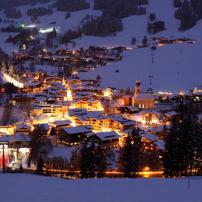 Saalbach bei Nacht | © TVB Saalbach Hinterglemm, Dietmar Socher Saalbach bei Nacht | © TVB Saalbach Hinterglemm, Dietmar Socher
