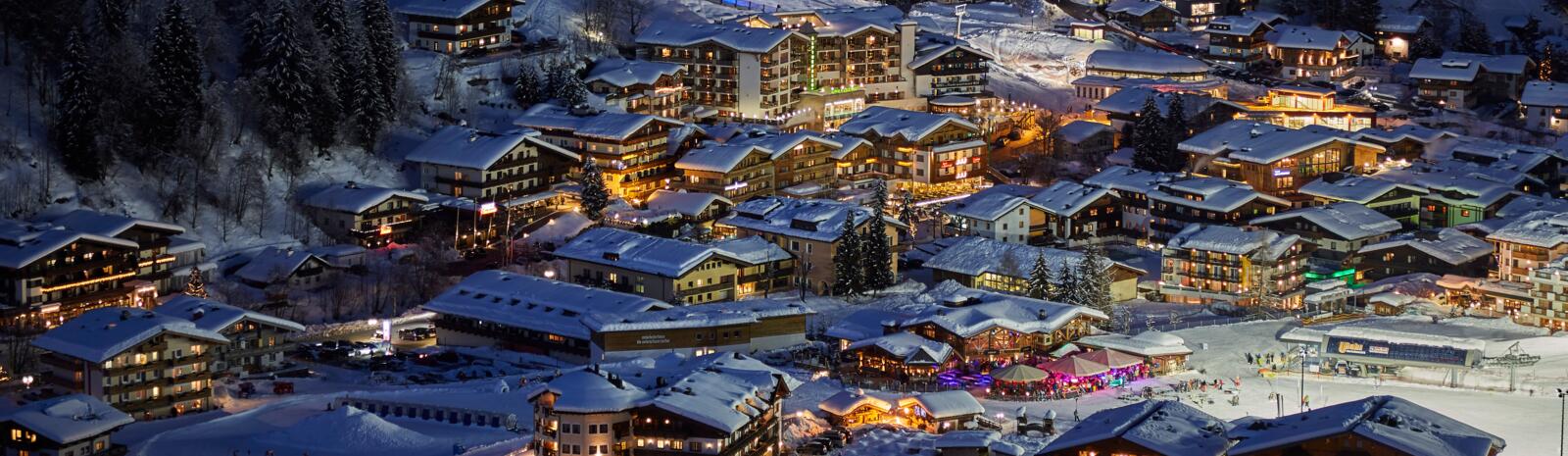 Ortschaft Saalbach bei Nacht | © Daniel Roos