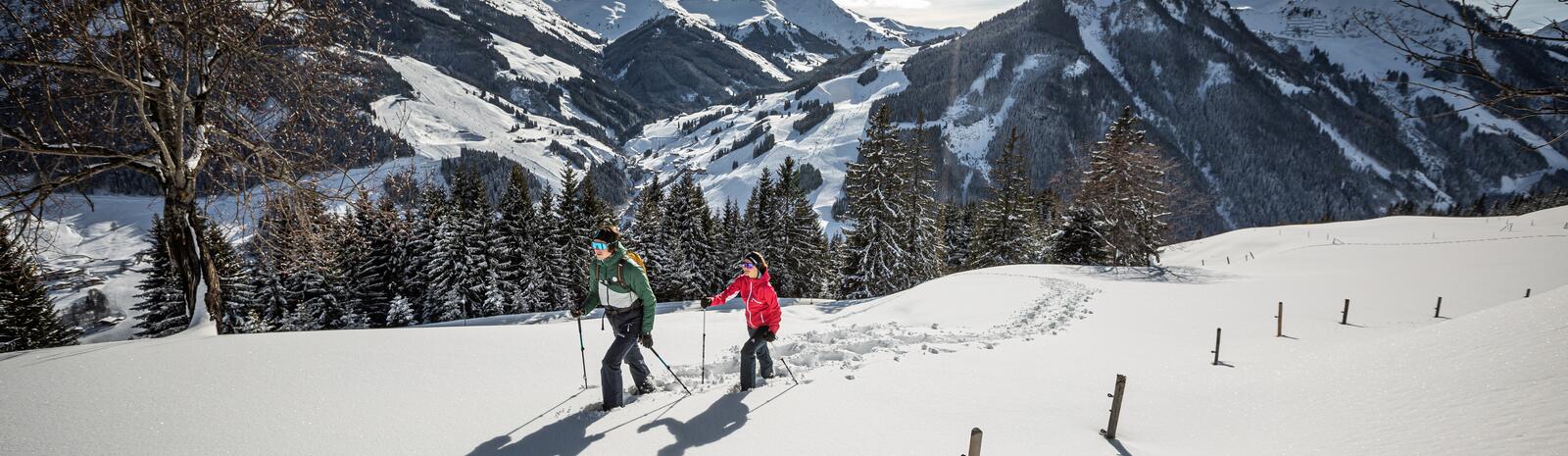 Schneeschuhwandern in Saalbach Hinterglemm | © Mirja Geh