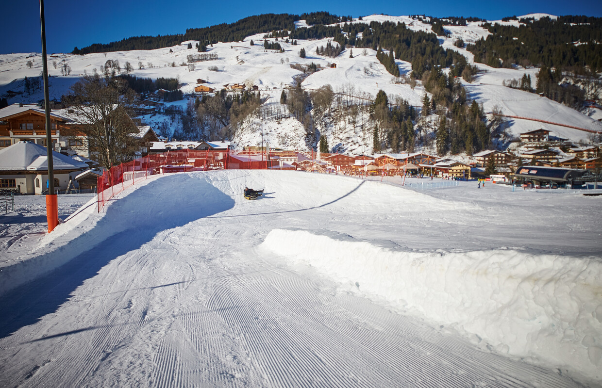 snowtubing infrastructure in saalbach