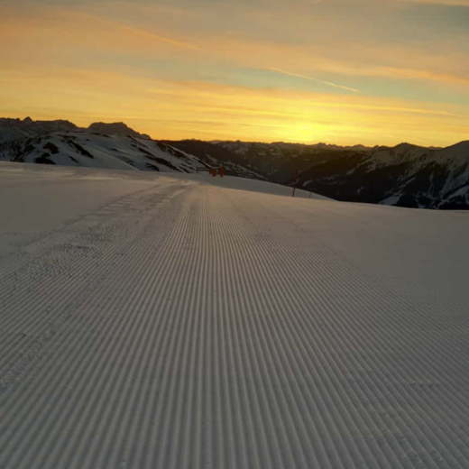 Freshly groomed slope in the morning | © Michaela Mitterer