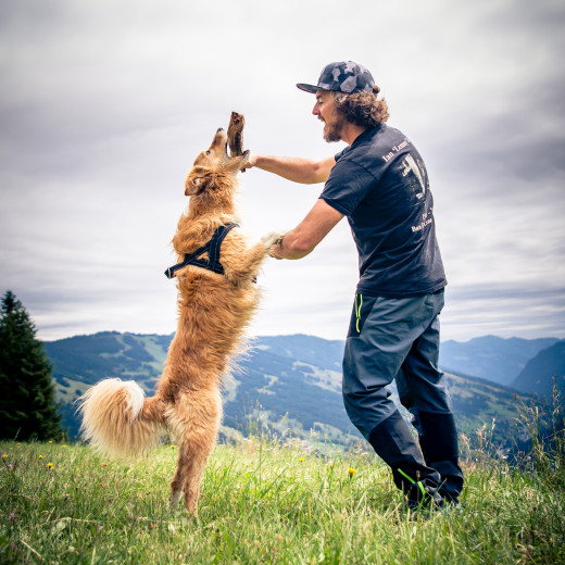 Der mit dem Hund tanzt | © Edith Danzer