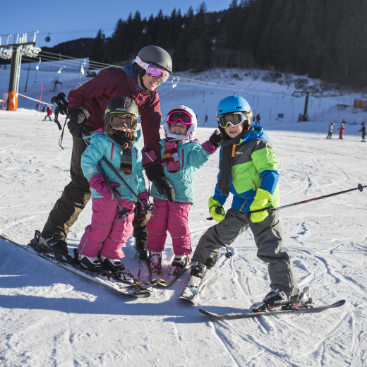 With Mum on the slopes. | © Heiko Mandl