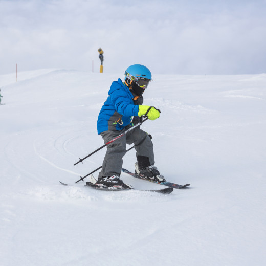 Nico skies the blue run on Hochalm. | © Heiko Mandl
