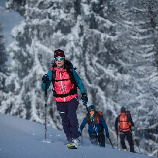 Auf Tourenskiern ins Backcountry | © Ortovox/Hansi Heckmair