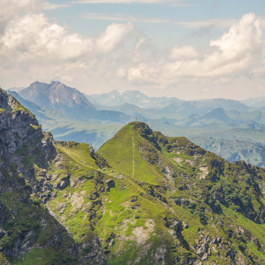 Blick vom Tristkogel zum Schützkogel. | © Thorsten Günthert