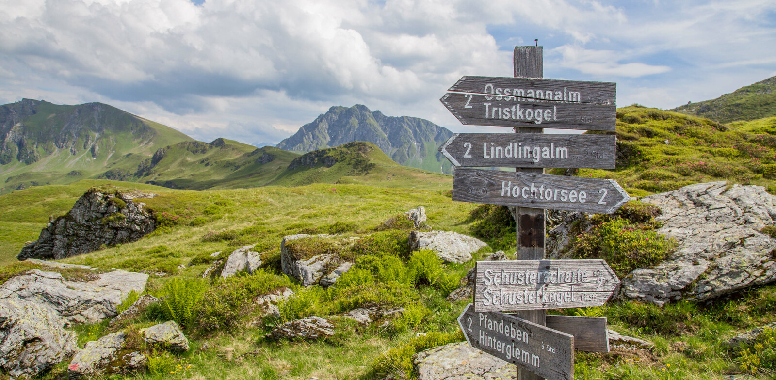 Wegweiser nahe Hochtorsee. | © Thorsten Günthert