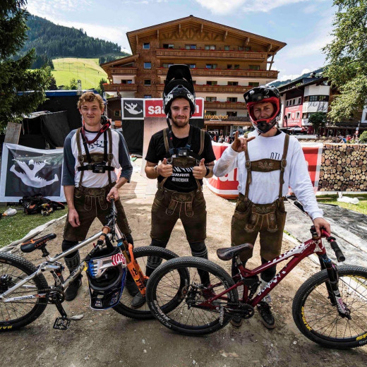 Peter mit Tomas Genon und Tomas Lemoine | © Rick Kurowski