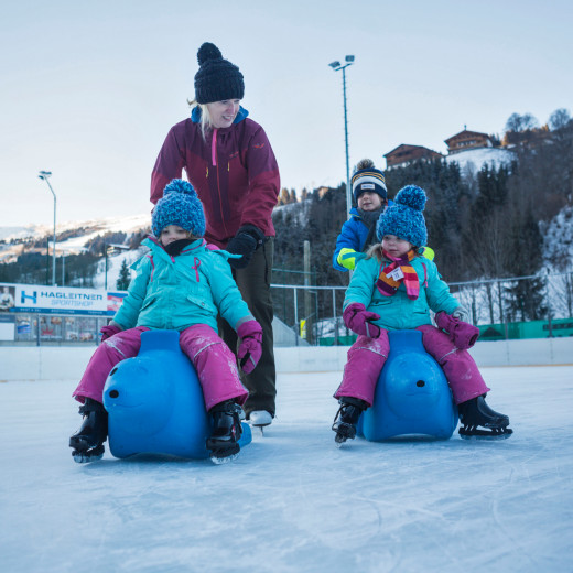Iceskating in Hinterglemm | © Heiko Mandl Iceskating in Hinterglemm | © Heiko Mandl