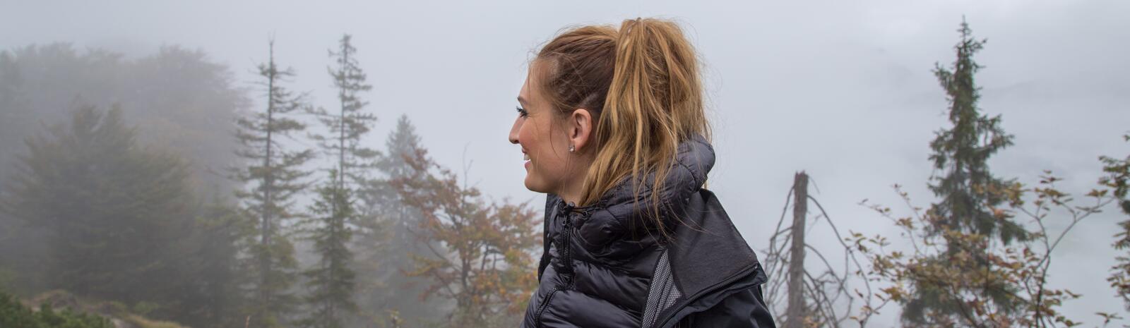 Johanna enjoying the rain | © Best Mountain Artists