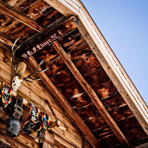 Breakfast on cozy huts | © saalbach.com, Mirja Geh
