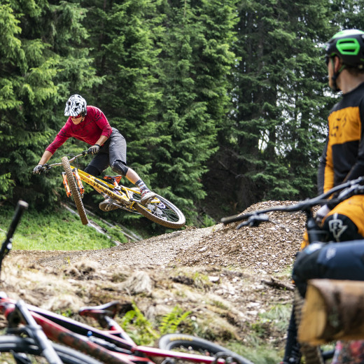 Genau zusehen und lernen | © saalbach.com, Stefan Voitl