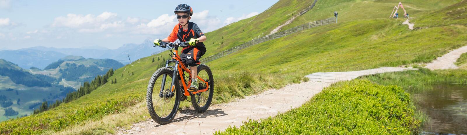 Nico fühlt sich am Hackelbergtrail sofort wohl. | © Heiko Mandl