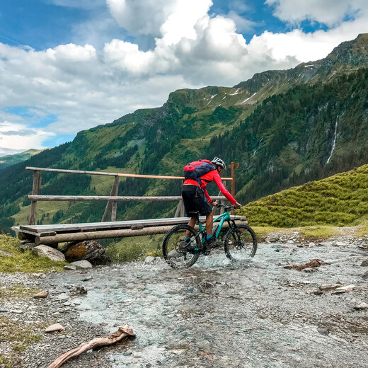 Back to the valley | © bestmountainartists Back to the valley | © bestmountainartists