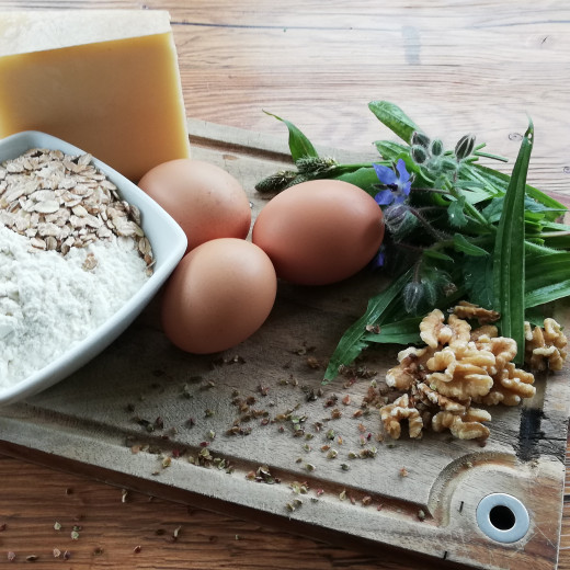 Zutaten unserer Bergkäse-Preiselbeer-Muffins | © Ingredients of our cheese-cranberry-muffins Zutaten unserer Bergkäse-Preiselbeer-Muffins | © Ingredients of our cheese-cranberry-muffins