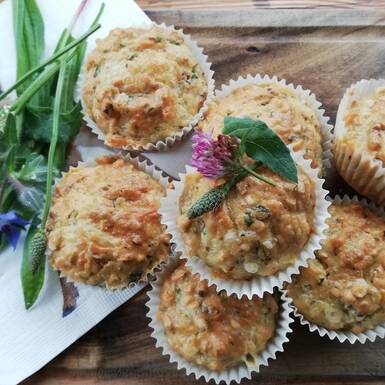 Bergkäse-Preiselbeer-Muffins