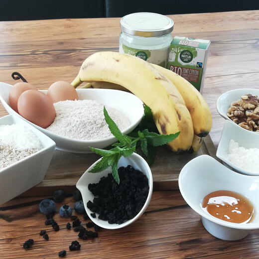 Moosbee-Bananenbrot Zutaten | © Ingredients for the Blueberry-Banana-Bread Moosbee-Bananenbrot Zutaten | © Ingredients for the Blueberry-Banana-Bread