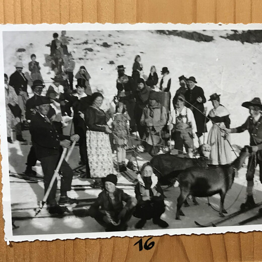 Carneval skiing in costumes
