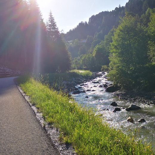 Flussradweg entlang der Saalach