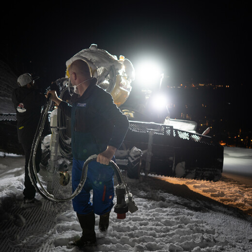 To place the mobile snow making machines ... | © saalbach.com To place the mobile snow making machines ... | © saalbach.com