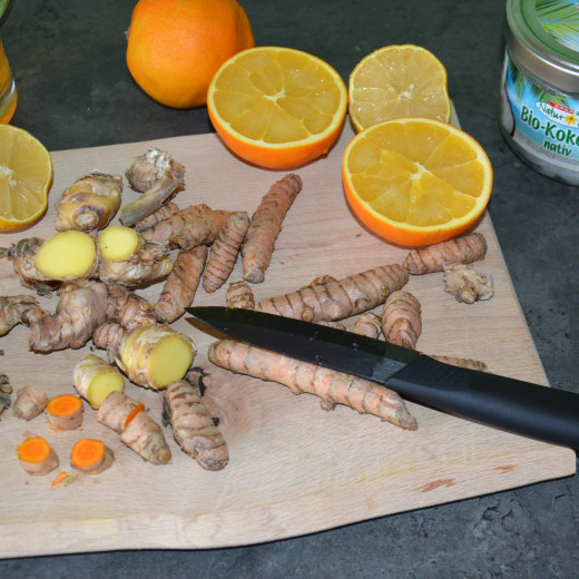 Ingredients for the tumeric ginger shot | © Susanne Mitterer