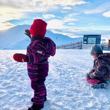 Summit check at the Zwölferkogel | © Michaela Mitterer