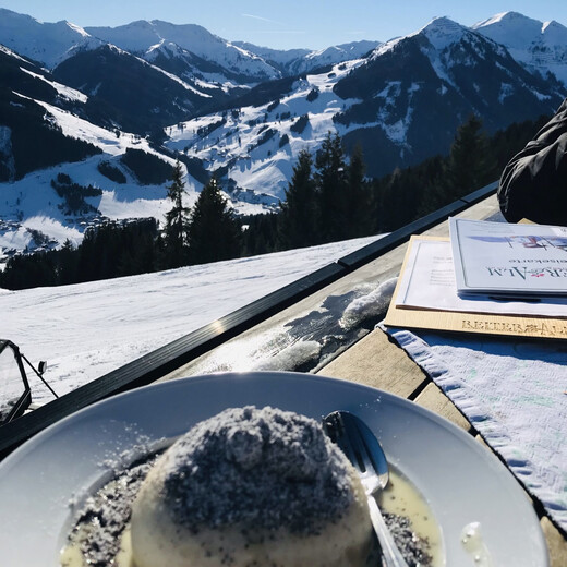 Yeast dumpling at the mountain hut | © Michaela Mitterer Yeast dumpling at the mountain hut | © Michaela Mitterer