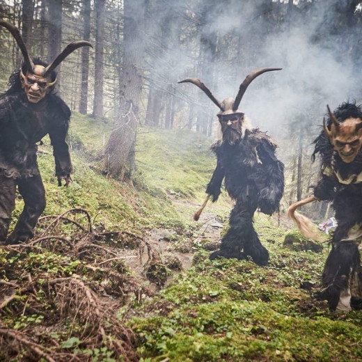 Die schaurigen Begleiter des Nikolaus. | © c Daniel Roos Die schaurigen Begleiter des Nikolaus. | © c Daniel Roos