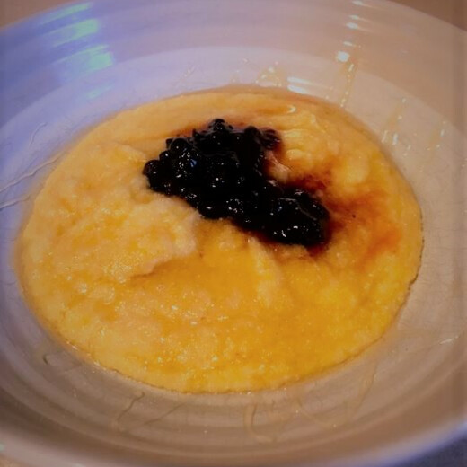 Der fertige Grießbrei schmeckt! Der fertige Grießbrei schmeckt!