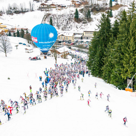 The starters on the first ascent to Schattberg. | © Marc Stickler The starters on the first ascent to Schattberg. | © Marc Stickler