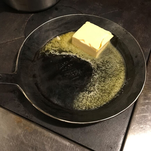 Butter schmelzen - viel Butter!  | © Melting the butter. Loads of butter! Butter schmelzen - viel Butter!  | © Melting the butter. Loads of butter!